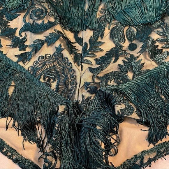New NWT Missguided SZ 6 Green Lace Tiered Tassel Shorts - Picture 3 of 8
